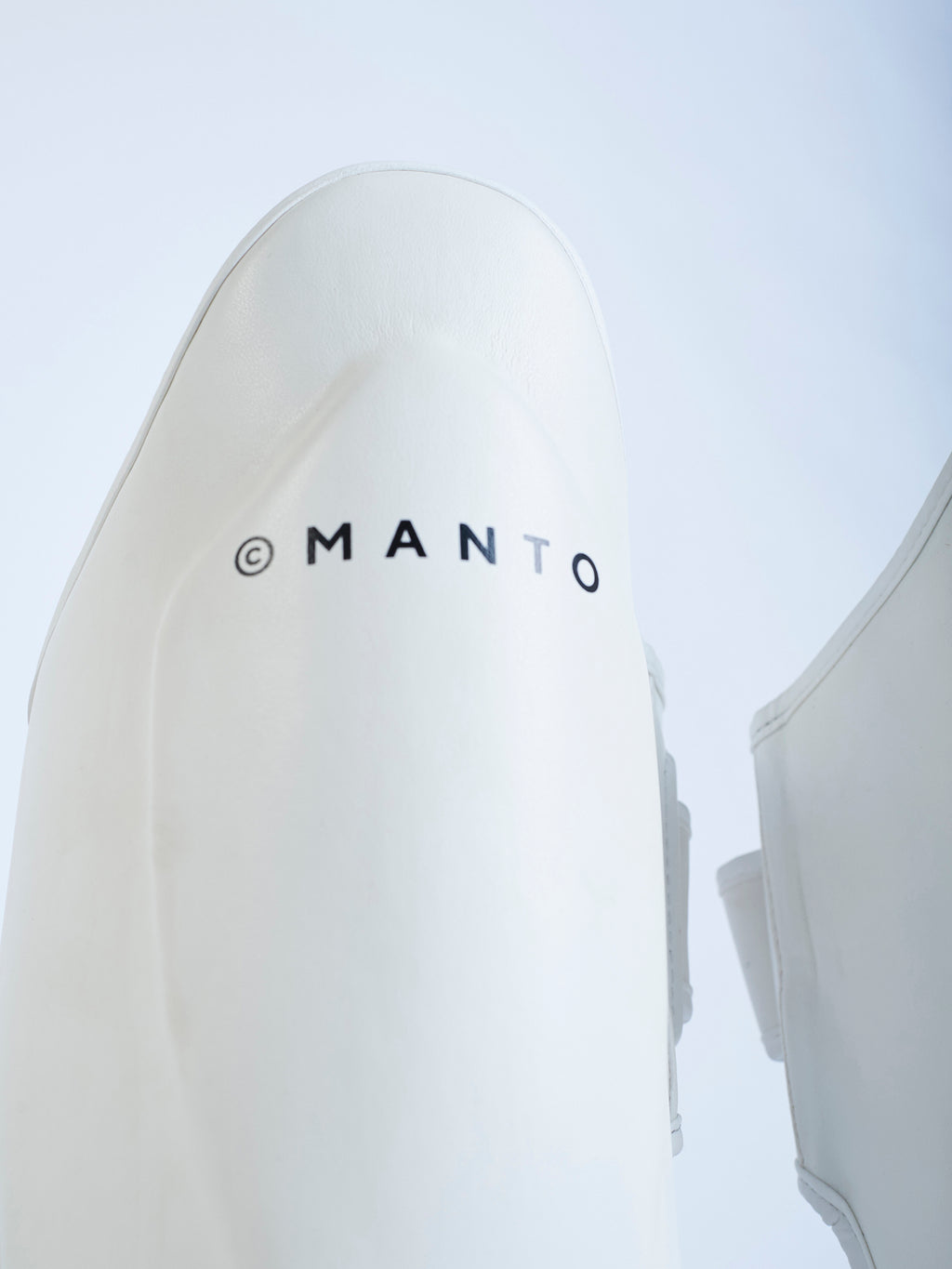 ЗАХИСТ ДЛЯ НІГ MANTO IMPACT white